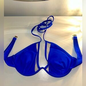 2 Bikini’s (1 royal blue, 1 black/teal Salt Life)